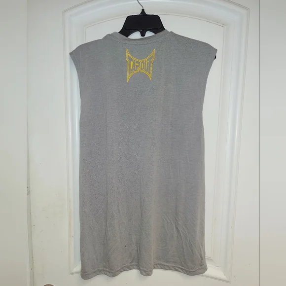 EUC MEN'S TAPOUT "NEVER SURRENDER" SLEEVE-LESS SHIRT GRAY SIZE XL - Picture 3 of 6